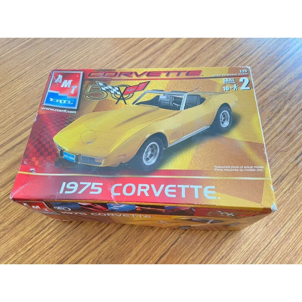 AMT/ERTL 1975 CORVETTE SCALE 1:25 MODEL KIT OPEN BOX